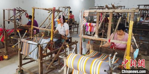 老粗布 微工廠 農(nóng)戶 河北雞澤非遺老粗布織出致富路